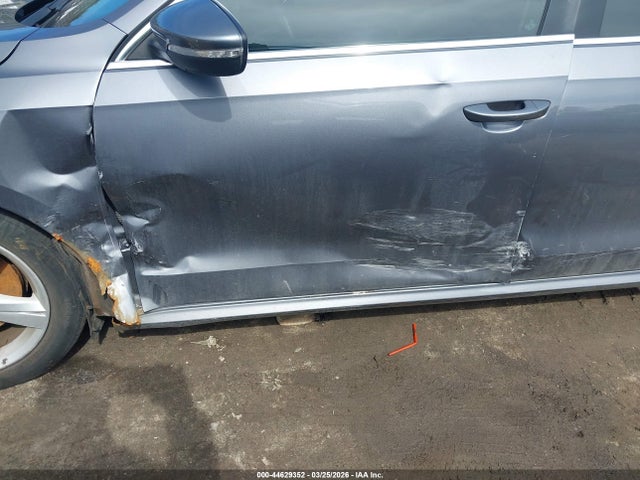 2012 Volkswagen Passat 2.5l Se მანქანა იყიდება აუქციონზე, vin: 1VWBP7A30CC038916, აუქციონის ნომერი: 44629352