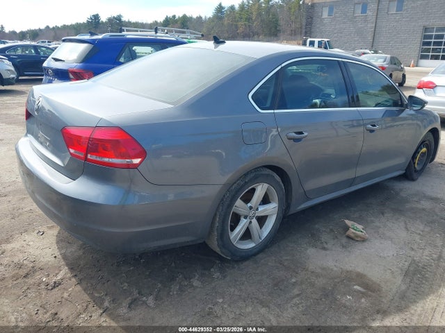2012 Volkswagen Passat 2.5l Se მანქანა იყიდება აუქციონზე, vin: 1VWBP7A30CC038916, აუქციონის ნომერი: 44629352