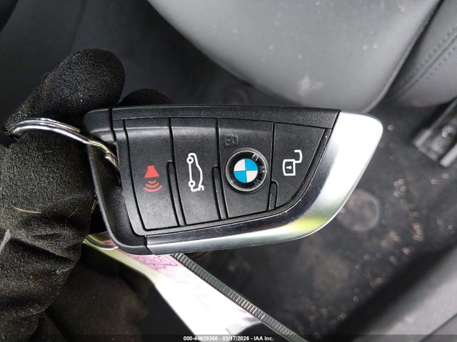 44629366 :رقم المزاد ، 3MW5R1J04M8B92435 vin ، 2021 Bmw 330i مزاد بيع