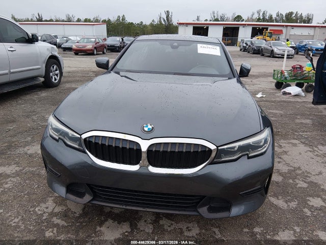 44629366 :رقم المزاد ، 3MW5R1J04M8B92435 vin ، 2021 Bmw 330i مزاد بيع