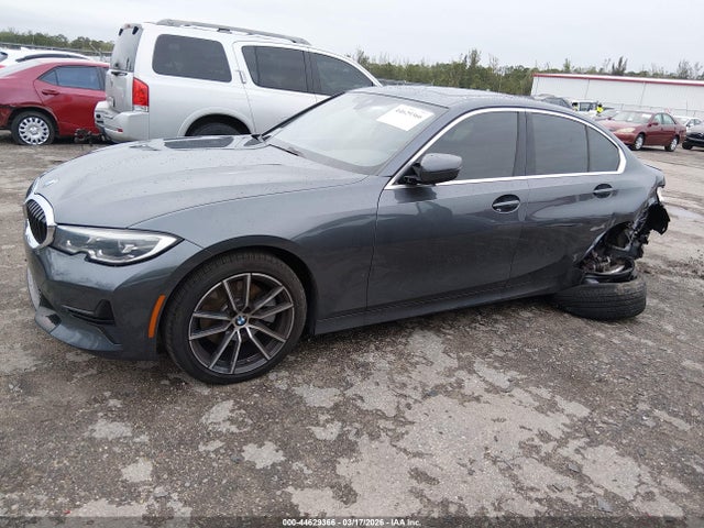 44629366 :رقم المزاد ، 3MW5R1J04M8B92435 vin ، 2021 Bmw 330i مزاد بيع