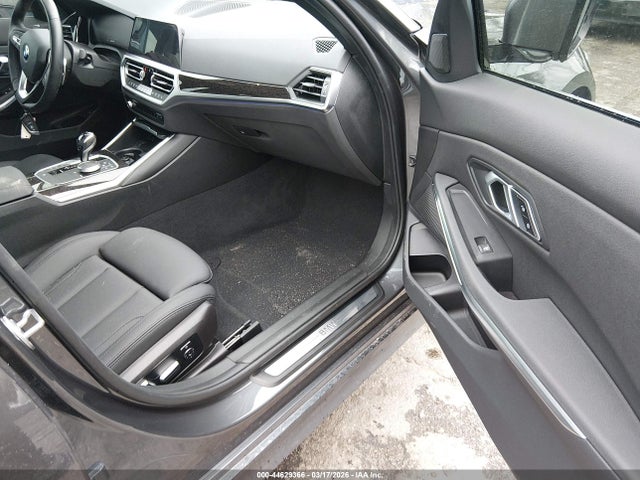 44629366 :رقم المزاد ، 3MW5R1J04M8B92435 vin ، 2021 Bmw 330i مزاد بيع