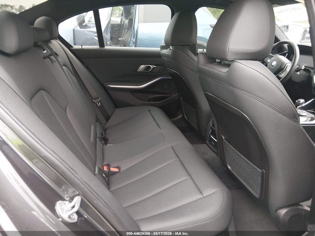 44629366 :رقم المزاد ، 3MW5R1J04M8B92435 vin ، 2021 Bmw 330i مزاد بيع