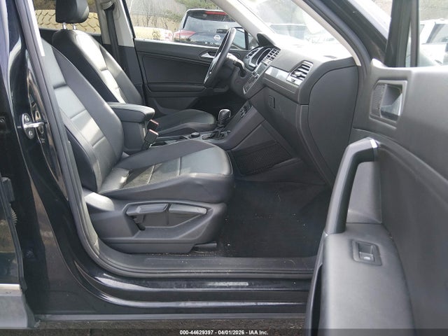 44629397 :رقم المزاد ، 3VV2B7AXXLM033534 vin ، 2020 Volkswagen Tiguan 2.0t Se/2.0t Se R-line Black/2.0t Sel مزاد بيع
