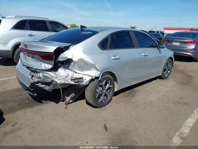 3KPF24ADXKE064764 KIA Forte Lxs