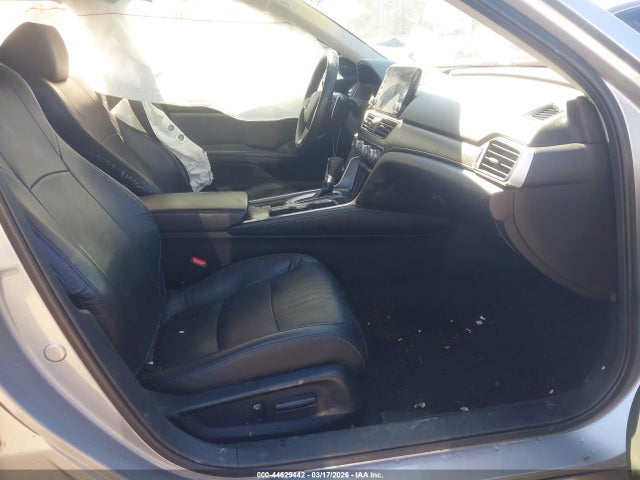 44629442 :رقم المزاد ، 1HGCV1F96JA152002 vin ، 2018 Honda Accord Touring مزاد بيع