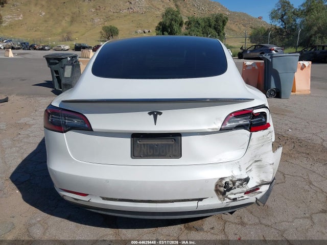 44629448 :رقم المزاد ، 5YJ3E1EA5MF929856 vin ، 2021 Tesla Model 3 Standard Range Plus Rear-wheel Drive مزاد بيع