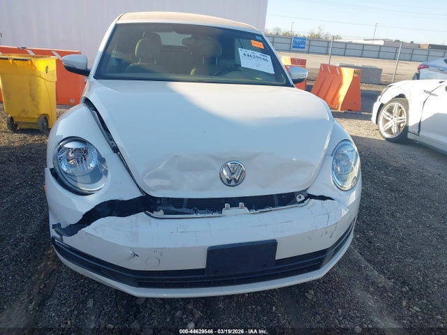 2013 Volkswagen Beetle 2.5l მანქანა იყიდება აუქციონზე, vin: 3VW5X7AT1DM828562, აუქციონის ნომერი: 44629546