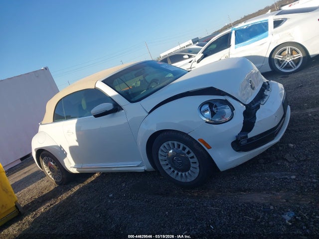 2013 Volkswagen Beetle 2.5l მანქანა იყიდება აუქციონზე, vin: 3VW5X7AT1DM828562, აუქციონის ნომერი: 44629546