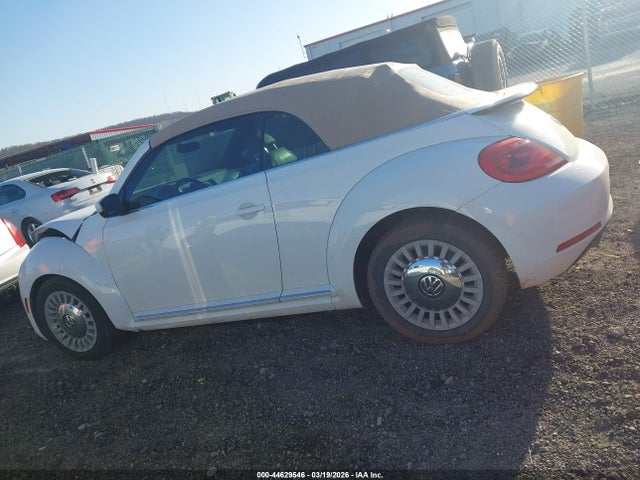 2013 Volkswagen Beetle 2.5l მანქანა იყიდება აუქციონზე, vin: 3VW5X7AT1DM828562, აუქციონის ნომერი: 44629546
