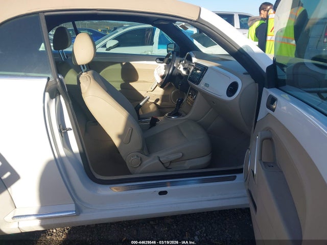 2013 Volkswagen Beetle 2.5l მანქანა იყიდება აუქციონზე, vin: 3VW5X7AT1DM828562, აუქციონის ნომერი: 44629546