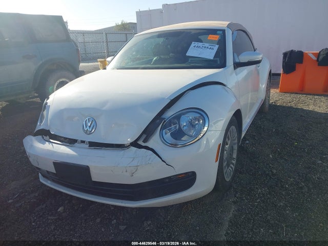 2013 Volkswagen Beetle 2.5l მანქანა იყიდება აუქციონზე, vin: 3VW5X7AT1DM828562, აუქციონის ნომერი: 44629546