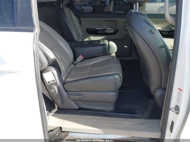 Продажа на аукционе авто 2016 Kia Sedona Ex, vin: KNDMC5C14G6143938, номер лота: 44629579