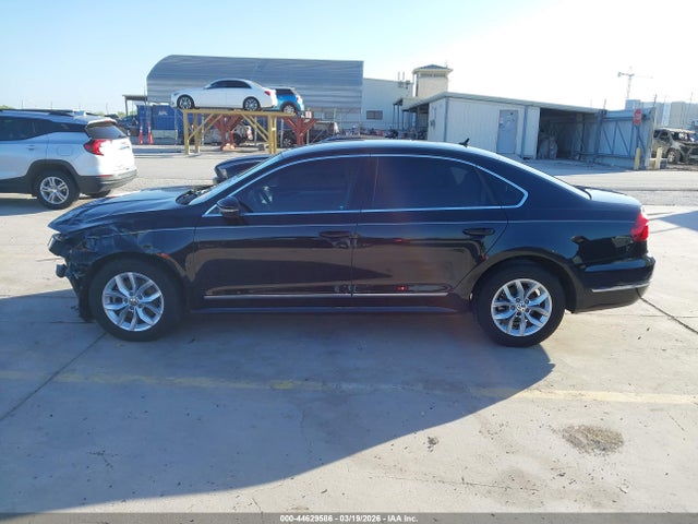 Aukcja sprzedaży 2017 Volkswagen Passat 1.8t S, vin: 1VWAT7A33HC083461, numer aukcji: 44629586