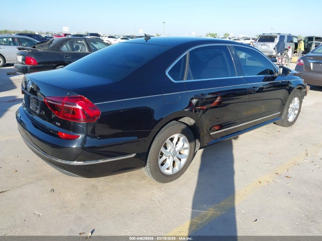 Aukcja sprzedaży 2017 Volkswagen Passat 1.8t S, vin: 1VWAT7A33HC083461, numer aukcji: 44629586