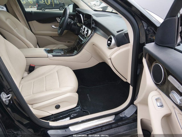 2021 Mercedes-benz Glc 300 Suv მანქანა იყიდება აუქციონზე, vin: W1N0G8DB1MV267977, აუქციონის ნომერი: 44629608