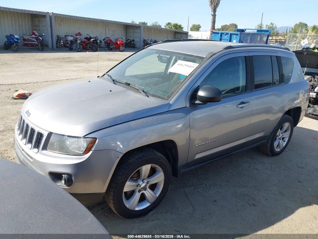 Jeep Compass Sport 2016 1C4NJCBA5GD648883 Image 2