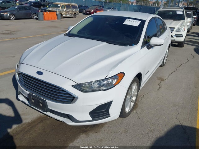 Ford Fusion Hybrid Se 2019 3FA6P0LU5KR200207 Image 2