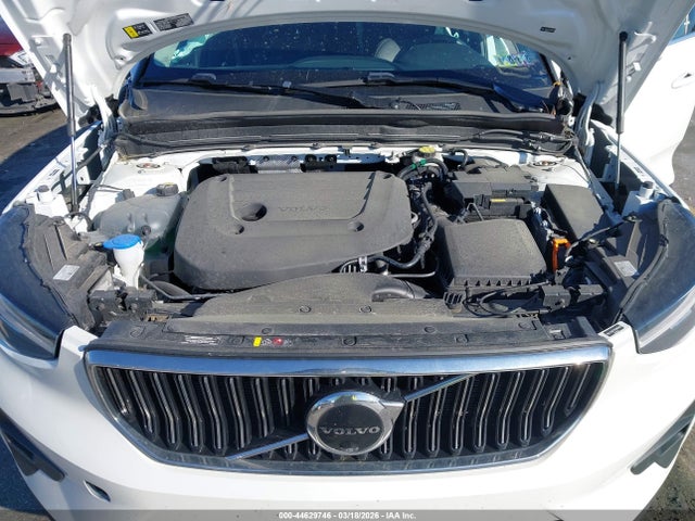 2025 VOLVO XC40 YV4L12UE7S2502665 Photo 9