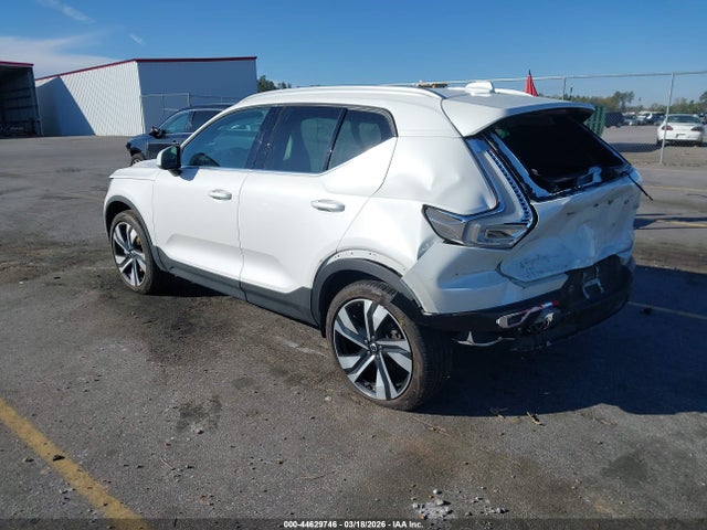 2025 VOLVO XC40 YV4L12UE7S2502665 Photo 2