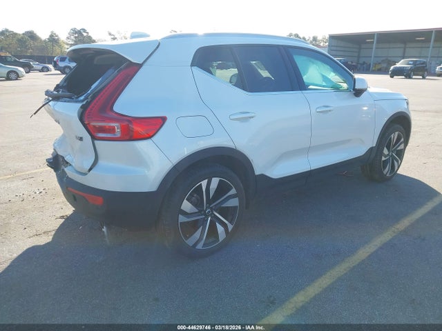 2025 VOLVO XC40 YV4L12UE7S2502665 Photo 3