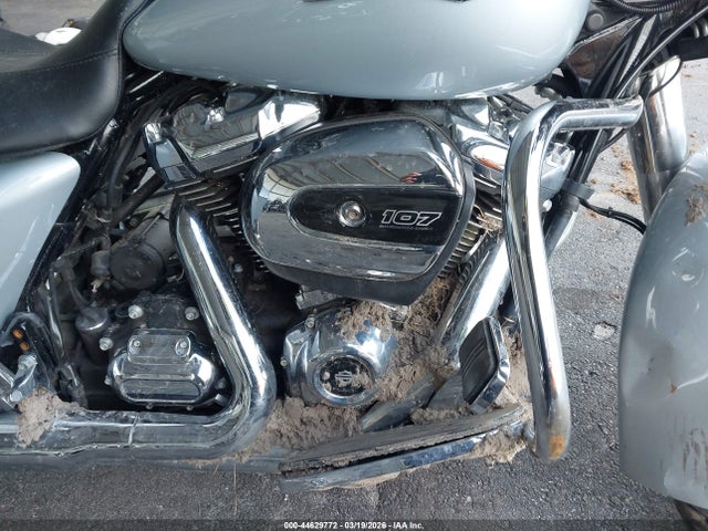 Harley-Davidson FLHX 2023 1HD1KBC1XPB676662 Image 8