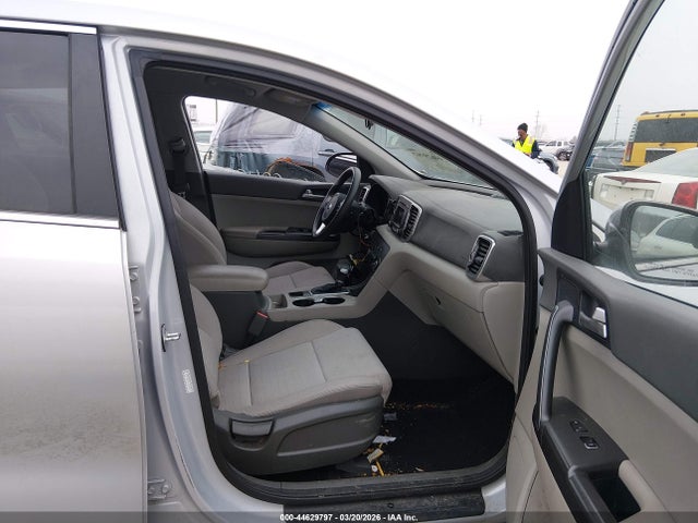 2018 KIA SPORTAGE KNDPM3AC4J7382913 Photo 4