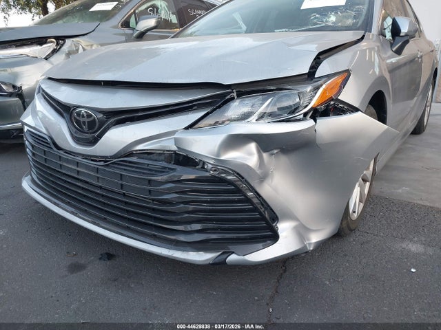 4T1B11HK4JU517812 Toyota CAMRY LE