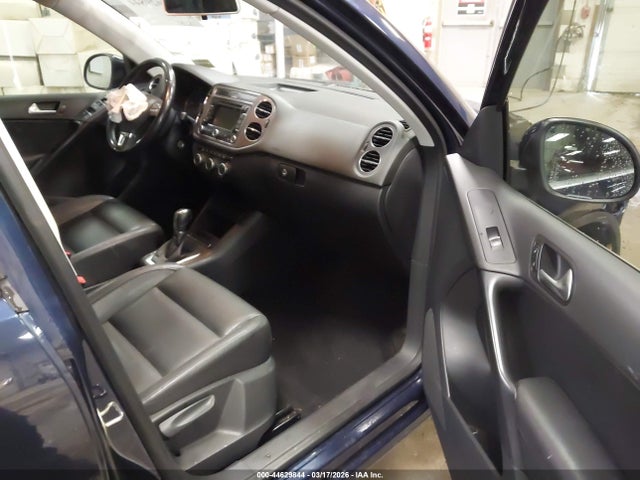 44629844 :رقم المزاد ، WVGBV7AX7DW505000 vin ، 2013 Volkswagen Tiguan S/se/sel مزاد بيع