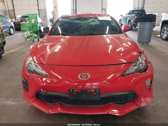 JF1ZNAA17H8708142 Toyota 86 Special Edition