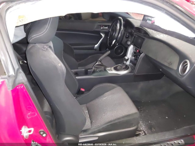 JF1ZNAA17H8708142 Toyota 86 Special Edition