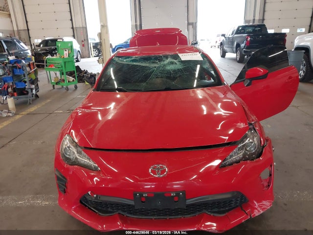 JF1ZNAA17H8708142 Toyota 86 Special Edition