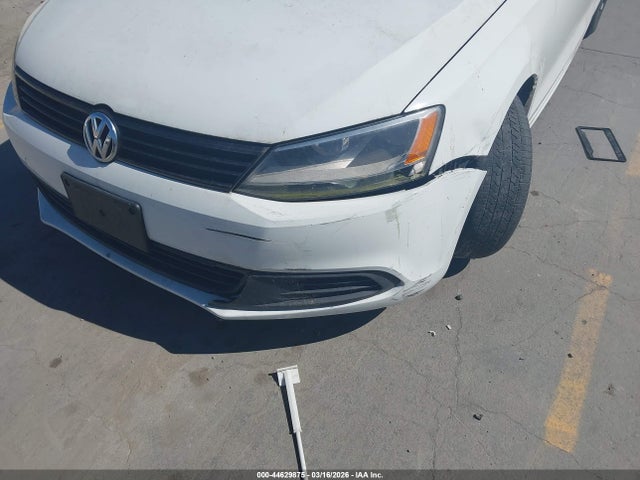 Продаж на аукціоні авто 2014 Volkswagen Jetta 2.0l S, vin: 3VW2K7AJ2EM425384, номер лоту: 44629875