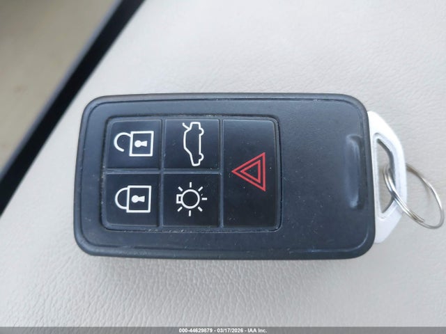 YV440MDKXF2667026 Volvo Xc60 T5 Premier