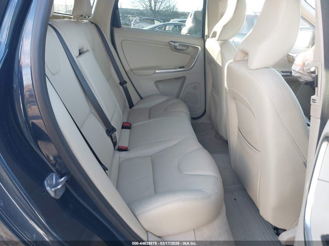 YV440MDKXF2667026 Volvo Xc60 T5 Premier