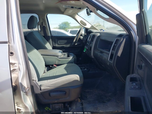 44629882 :رقم المزاد ، 3C6UR5HJ7FG663708 vin ، 2015 Ram 2500 Tradesman مزاد بيع