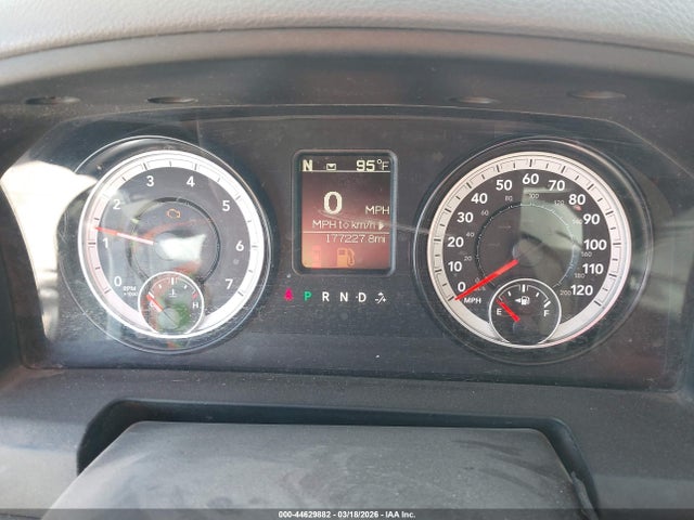 44629882 :رقم المزاد ، 3C6UR5HJ7FG663708 vin ، 2015 Ram 2500 Tradesman مزاد بيع