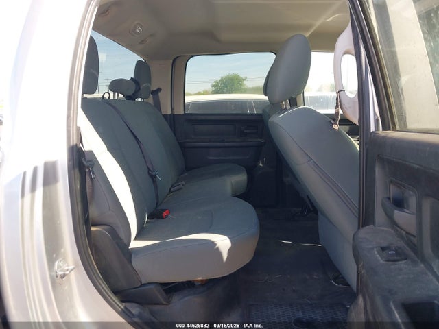 44629882 :رقم المزاد ، 3C6UR5HJ7FG663708 vin ، 2015 Ram 2500 Tradesman مزاد بيع