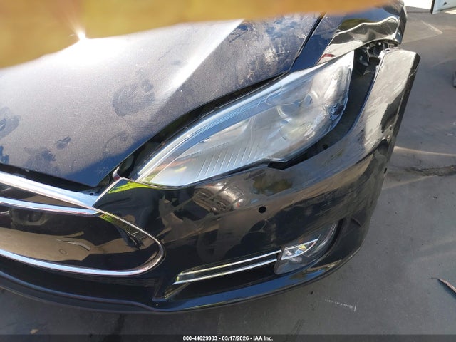 Продаж на аукціоні авто 2016 Tesla Model S 60/70/75/85, vin: 5YJSA1E16GF124217, номер лоту: 44629983