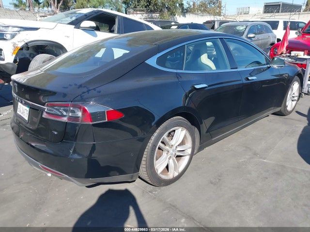 2016 TESLA MODEL S 5YJSA1E16GF124217 Photo 3