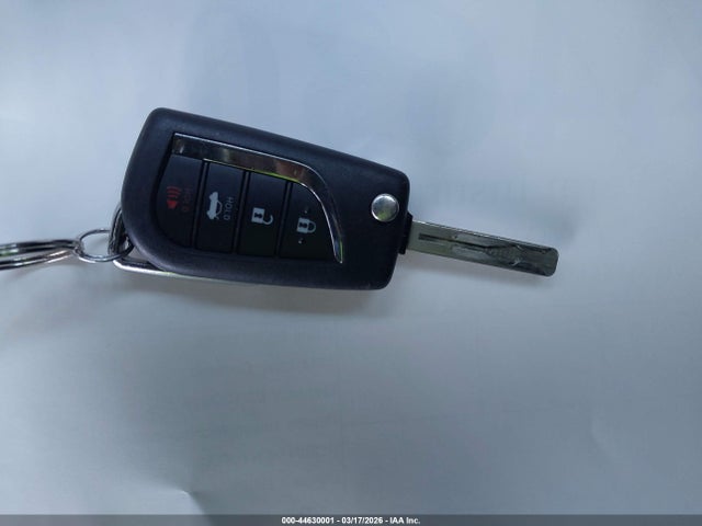 44630001 :رقم المزاد ، 4T1G11AK0MU446810 vin ، 2021 Toyota Camry Se مزاد بيع