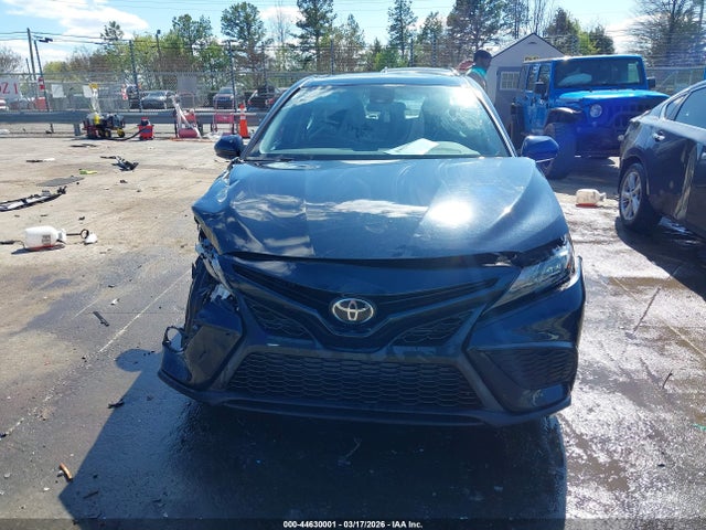 44630001 :رقم المزاد ، 4T1G11AK0MU446810 vin ، 2021 Toyota Camry Se مزاد بيع