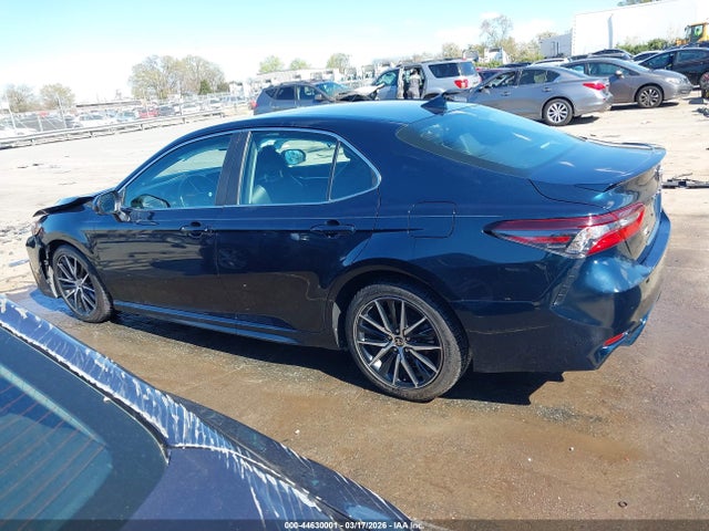 44630001 :رقم المزاد ، 4T1G11AK0MU446810 vin ، 2021 Toyota Camry Se مزاد بيع