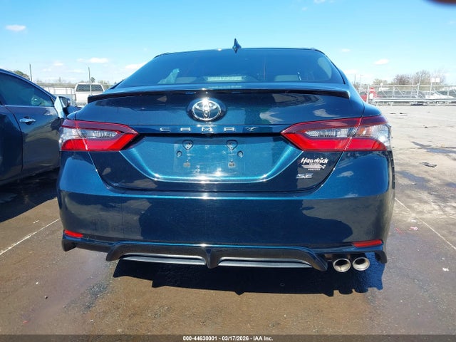 44630001 :رقم المزاد ، 4T1G11AK0MU446810 vin ، 2021 Toyota Camry Se مزاد بيع