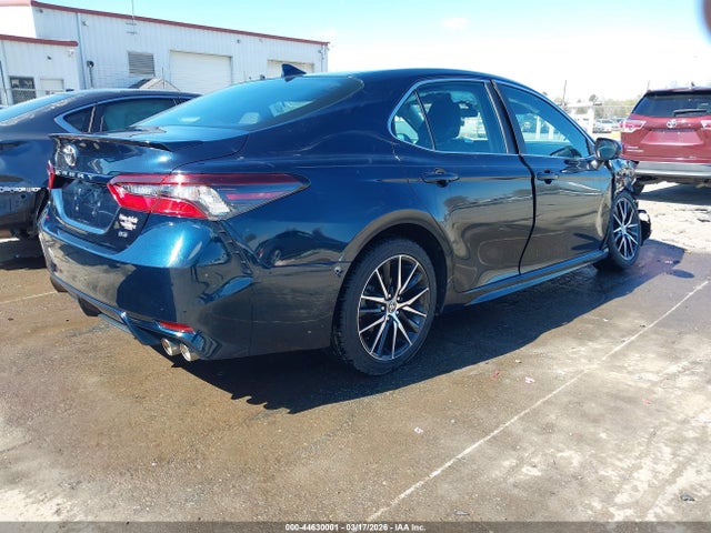 44630001 :رقم المزاد ، 4T1G11AK0MU446810 vin ، 2021 Toyota Camry Se مزاد بيع