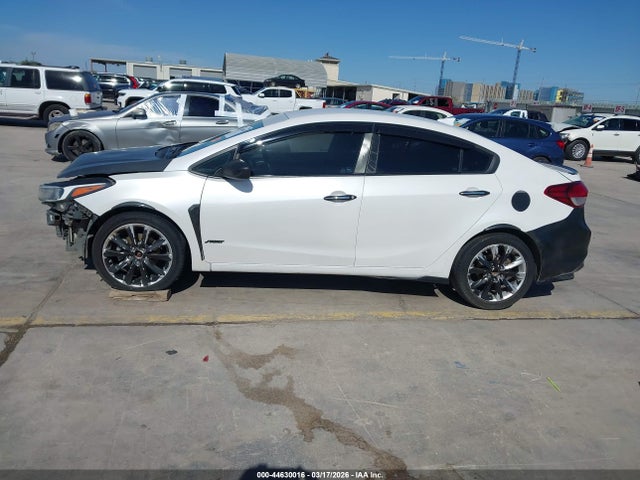 KIA FORTE LX 2018 3KPFL4A76JE201396 Image 15