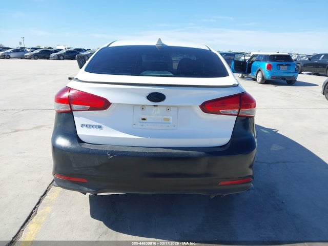 KIA FORTE LX 2018 3KPFL4A76JE201396 Image 17