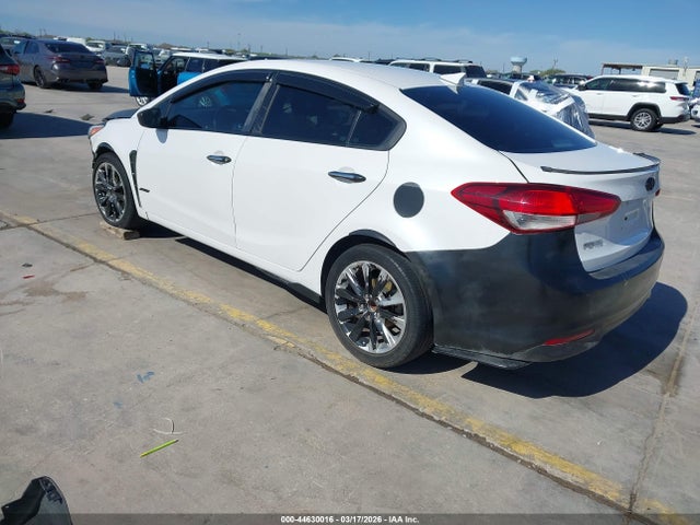 KIA FORTE LX 2018 3KPFL4A76JE201396 Image 3