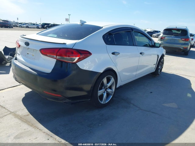 KIA FORTE LX 2018 3KPFL4A76JE201396 Image 4