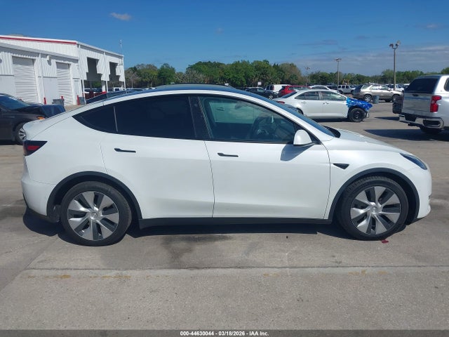 Продаж на аукціоні авто 2022 Tesla Model Y Long Range Dual Motor All-wheel Drive, vin: 7SAYGDEE9NF327972, номер лоту: 44630044
